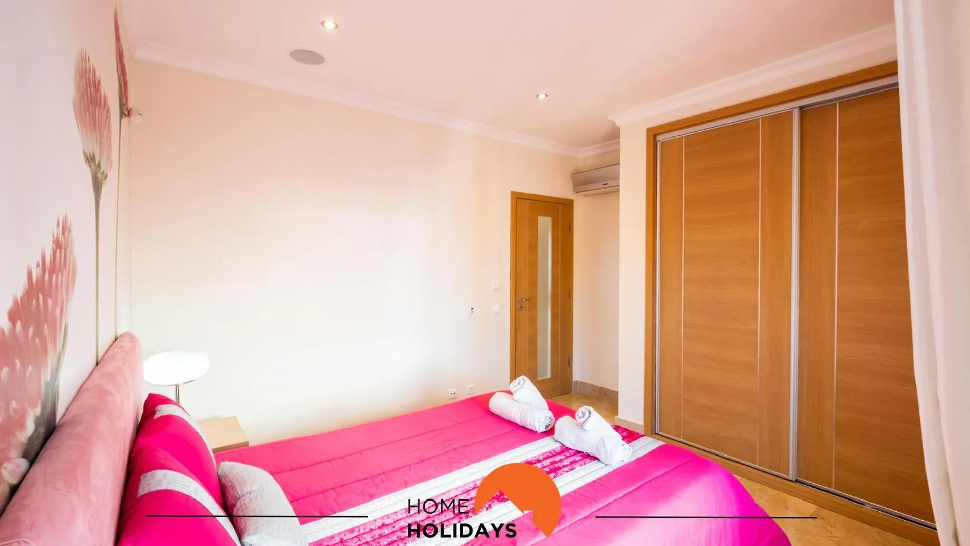 #054 Newtown With Pool, Ac, Private Park, Near Strip Apartment Albufeira 0*,  Portugal